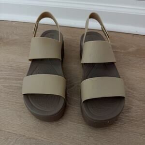 Women’s Crocs Brooklyn Low Wedge Sandals Size 10